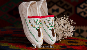 عکاسی هنری گیوه دخترانه